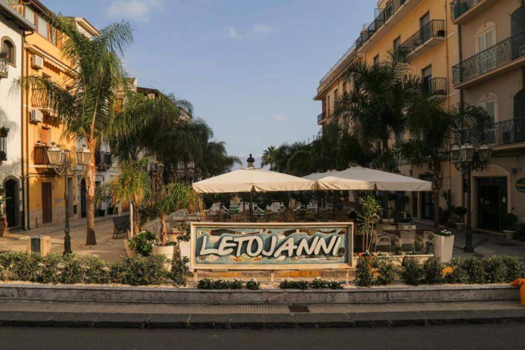 Allejanni Letojanni Exterior photo